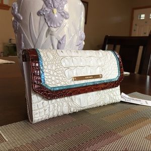 🦋Brahmin Coconut Soraya Checkbook Wallet🦋 *gently used in like new condition